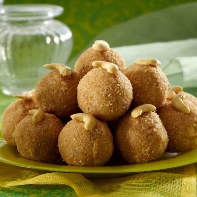 Gond Ladoo